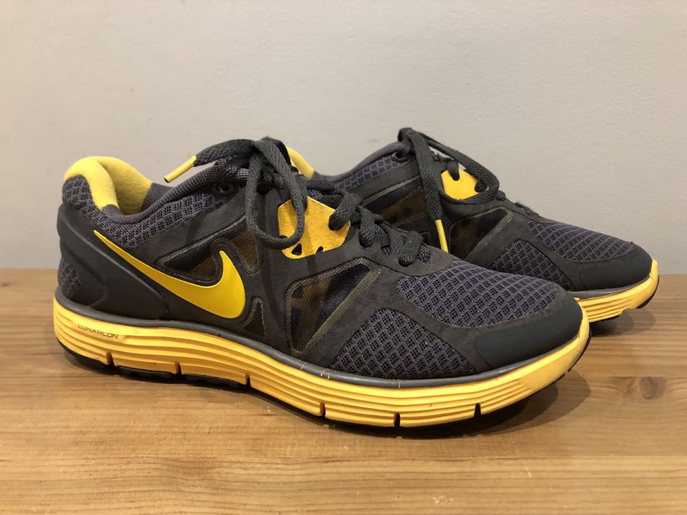 Buty do biegania Nike Lunarglide+ 3 Livestrong