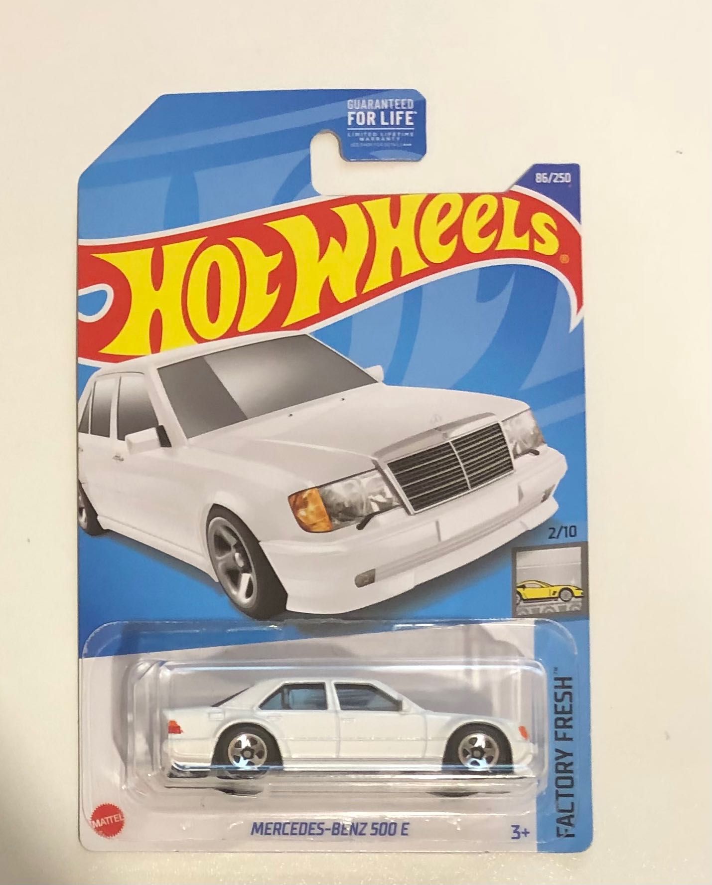 Hot Wheels mercedes-benz 500e