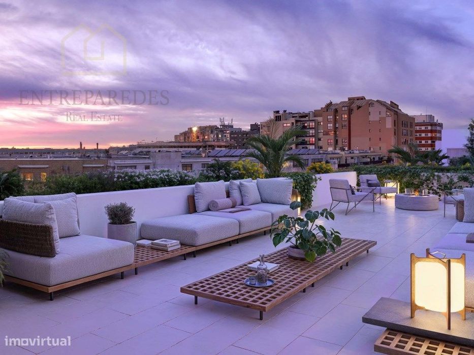 Fantástico apartamento T4 com pátio, 3 lugares de garagem e anexo, ...