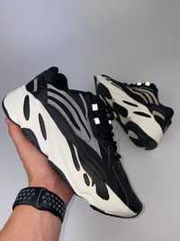 Adidas Yeezy Boost 700 V2 black&white (41-44 розмір) накладений платіж