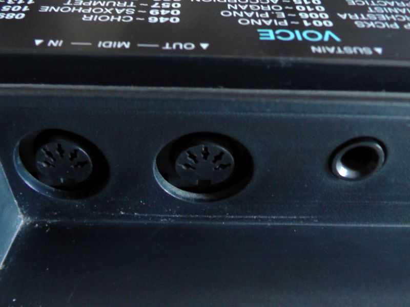 Keyboard Cyfrowy Yamaha YPT-220 Funkcja Lekcji MIDI LCD