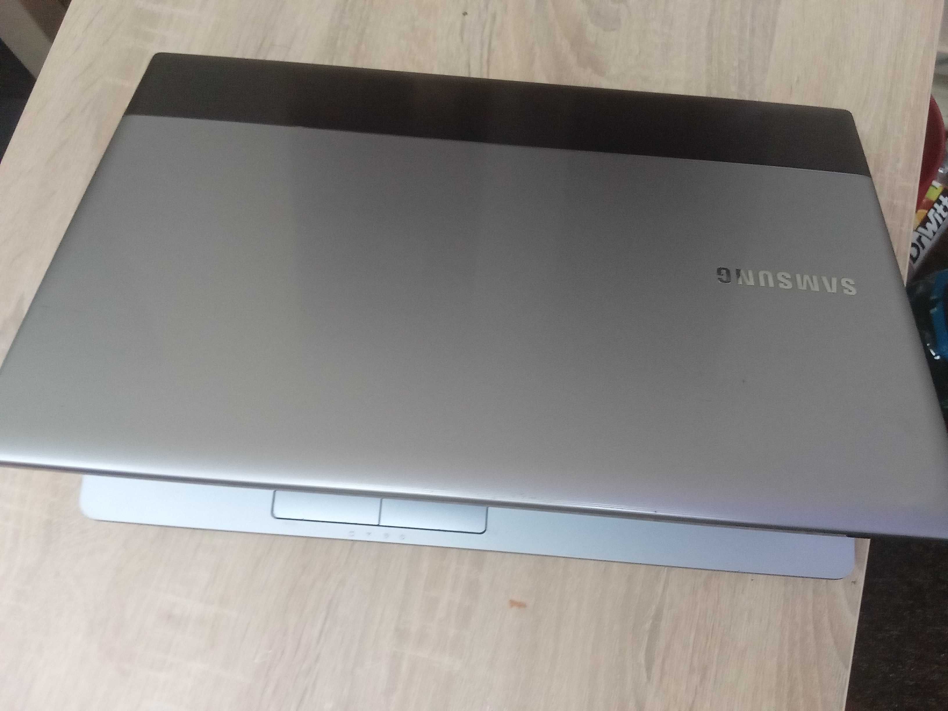 laptop SAMSUNG (Seria 3) NP300E5C-S03PL