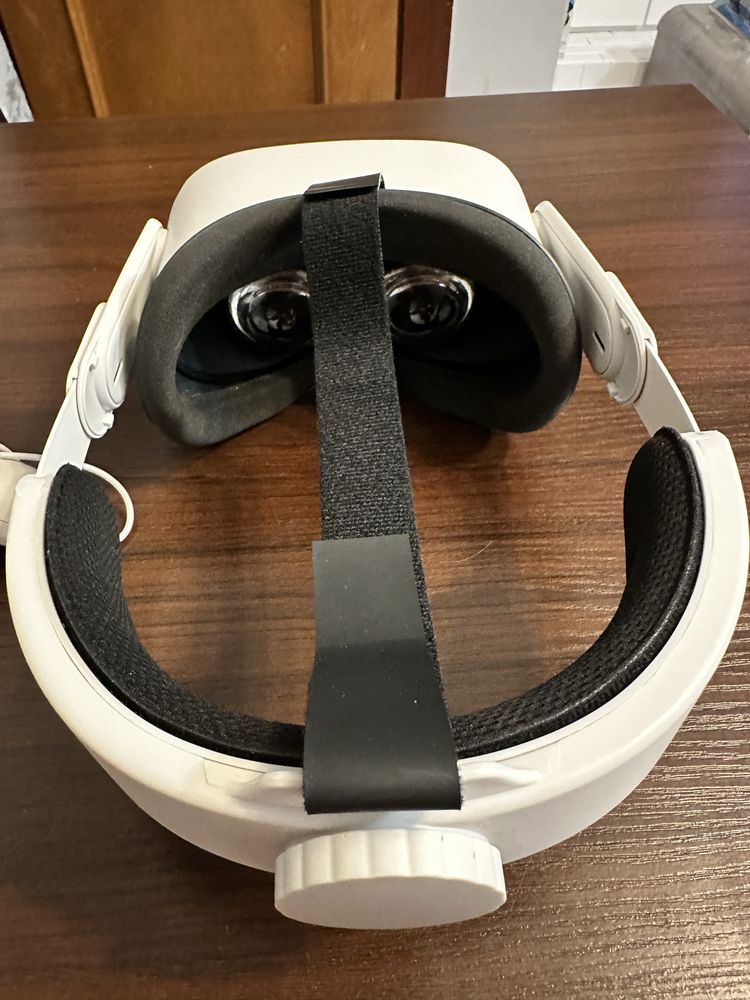 Oculus meta quest 2 128gb, case. Opakowanie oryginalne - brak