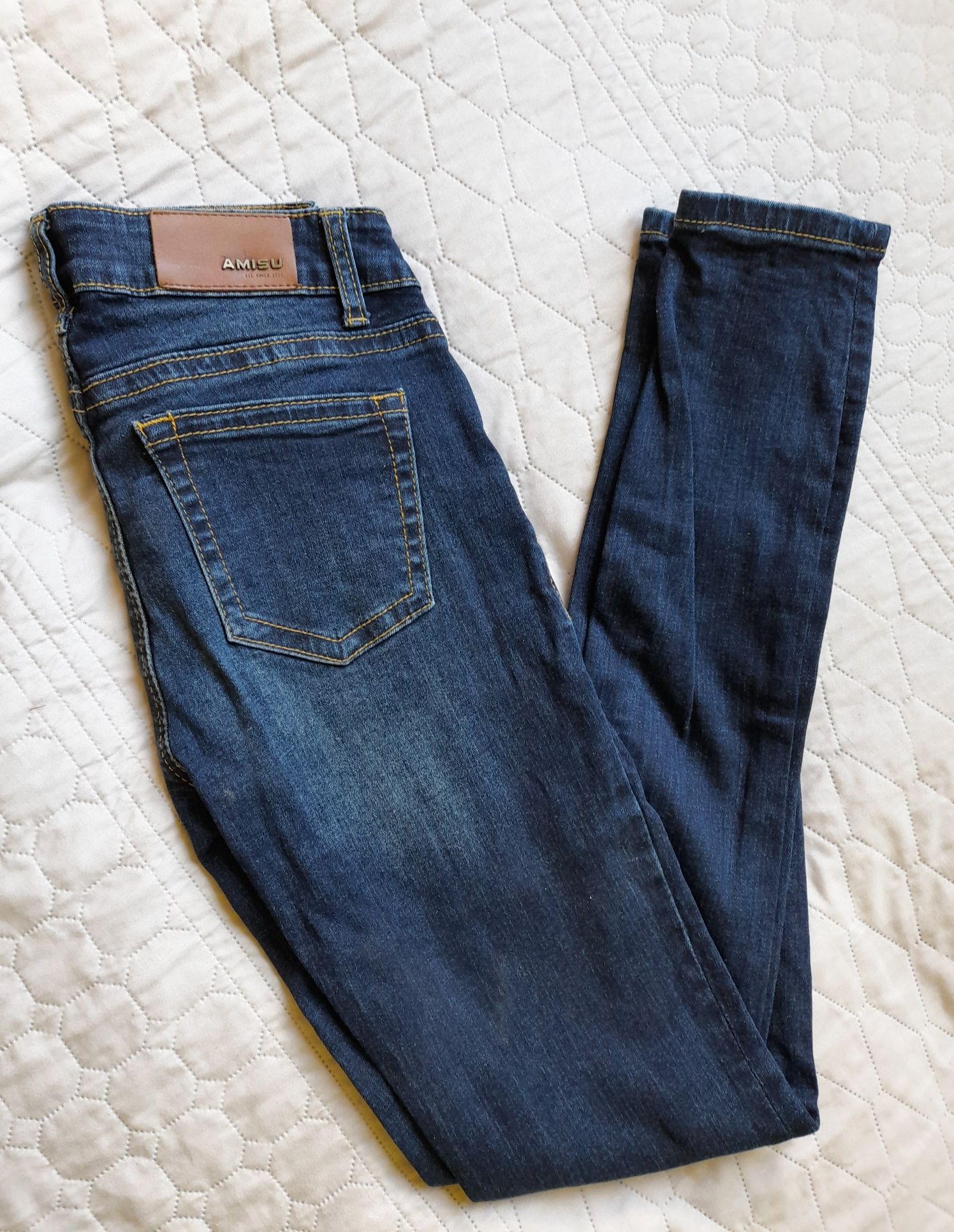 Ciemne grubsze jeansy Amisu S 36
