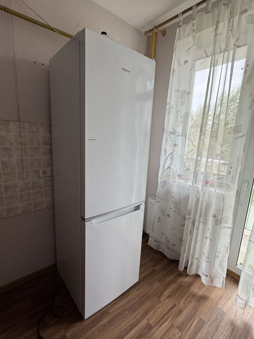 Продам холодильник Whirlpool