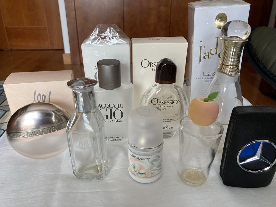 Coleção de frascos de perfume (vazios)