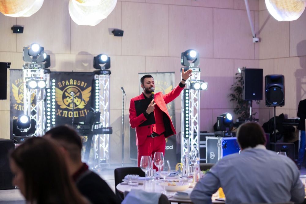 Ведучий на новорічний корпоратив/Новорічну ніч/свято/ДР/ведущий