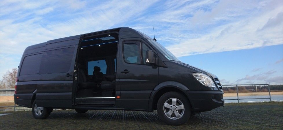 Wynajem busa z kierowcą luksusowy Mercedes Sprinter przewóz osób