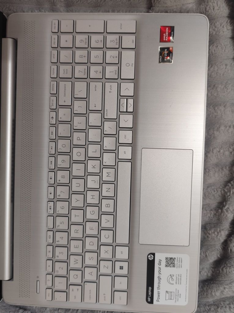 Portátil hp 20023
