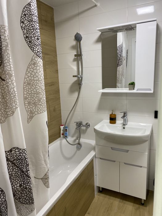 1к ТЕПЛА квартира Подобово центр Яровиця погодинно. Звітні документи