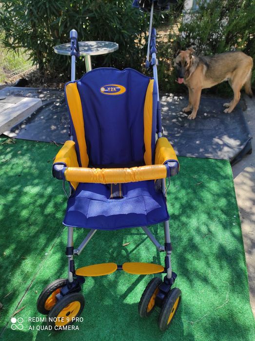 Carrinho e Maxi Cody de bebê em bom estado Chico