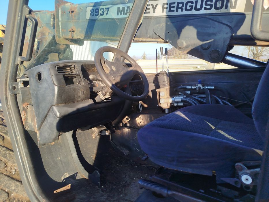 Навантажувач Massey ferguson 8937