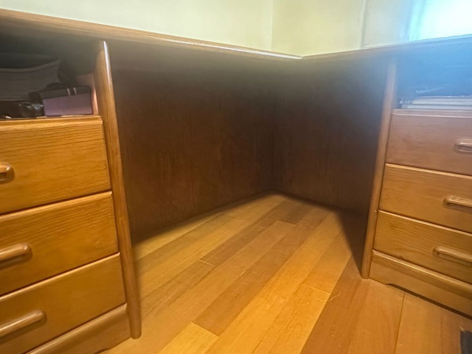 Secretaria em Madeira