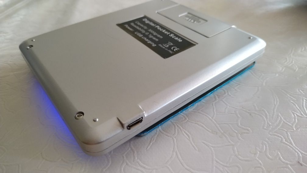 Mini Balança portátil alta precisão 2x AAA ou bateria carregamento usb