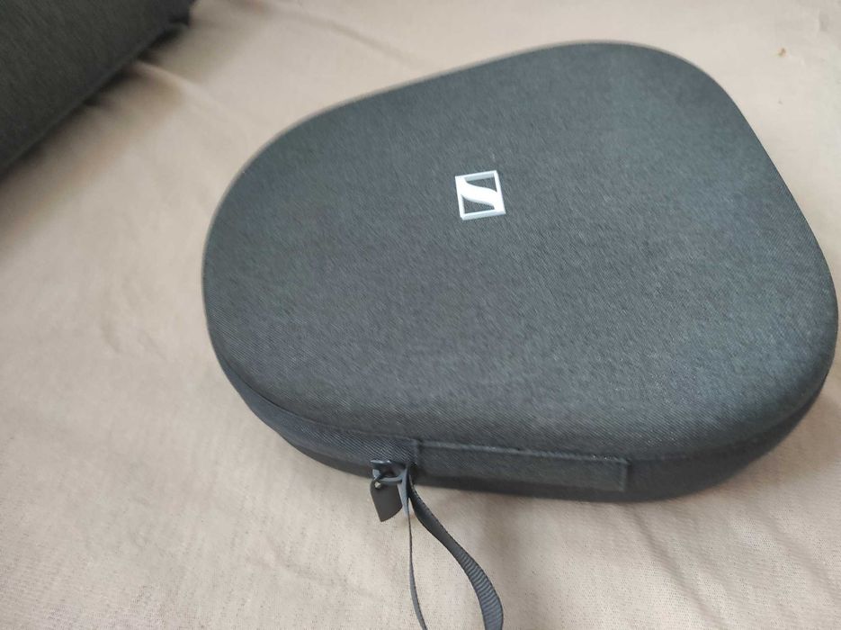 Oryginalne twarde Etui na Słuchawki Bluetooth SENNHEISER Momentum 4