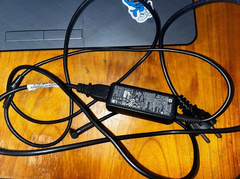 Ноутбук HP 250 / Pentium N3540 / 4 ГБ / 500 ГБ / Windows 10