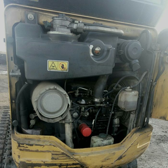 Продам міні-екскаватор CAT 301.8