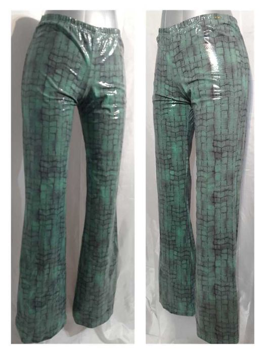 Off Limits Calça em pele sintética verde tam 40