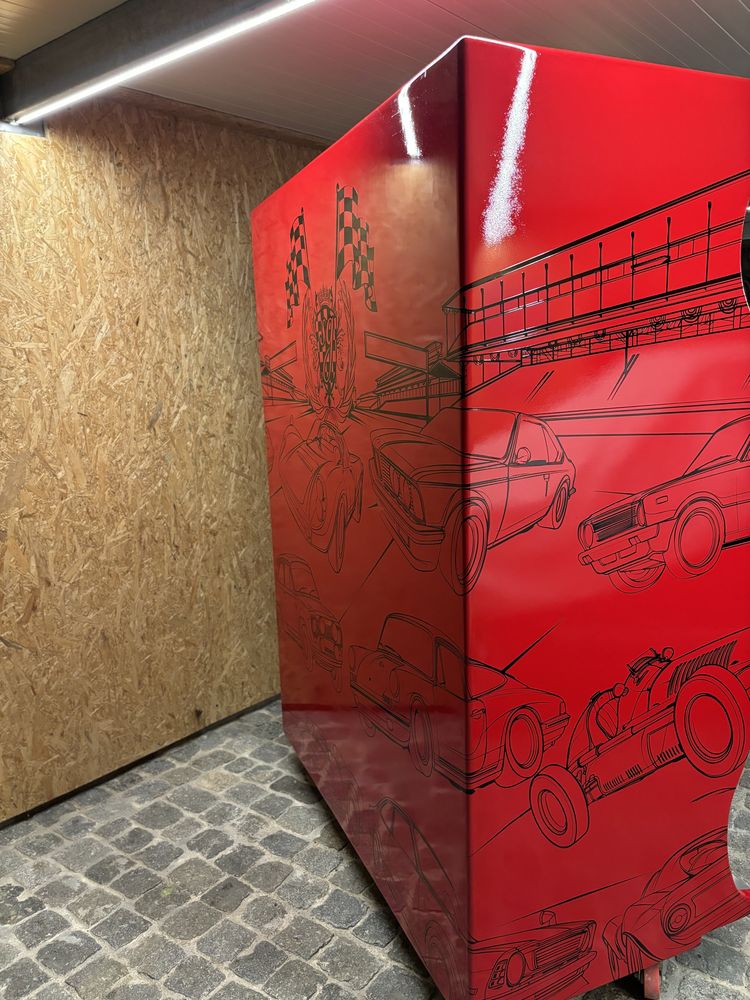 bar produzido com porta de automóvel