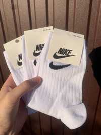 Шкарпетки Nike 
Розмір: 41-45
Якість 
Опт ! Та роздріб !
Відповім на в