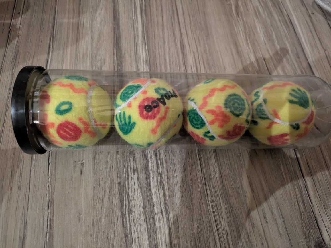 Piłki do tenisa ziemnego nowe 4szt proace