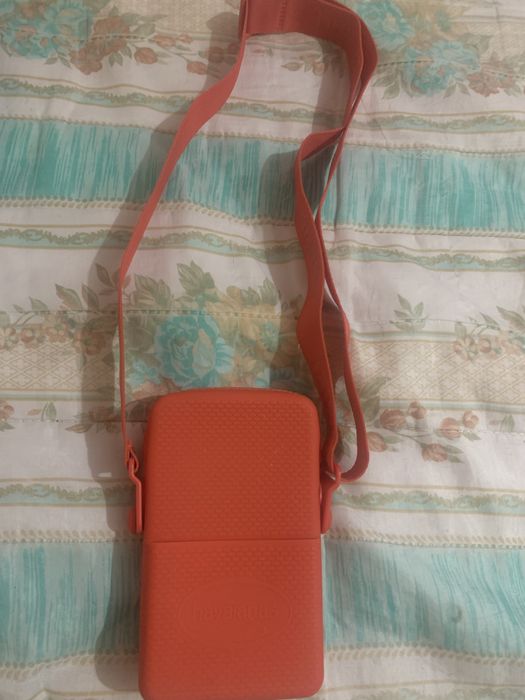 Bolsa havaianas laranja tiracolo