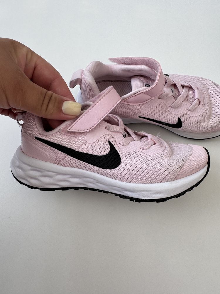 Кросівки nike на дівчинку 28,5 розмір