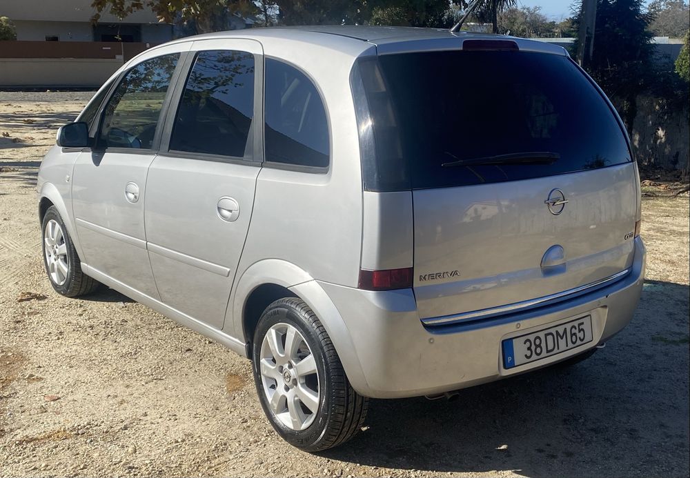 Opel Meriva Cosmo 1.3cdti M/NOVO