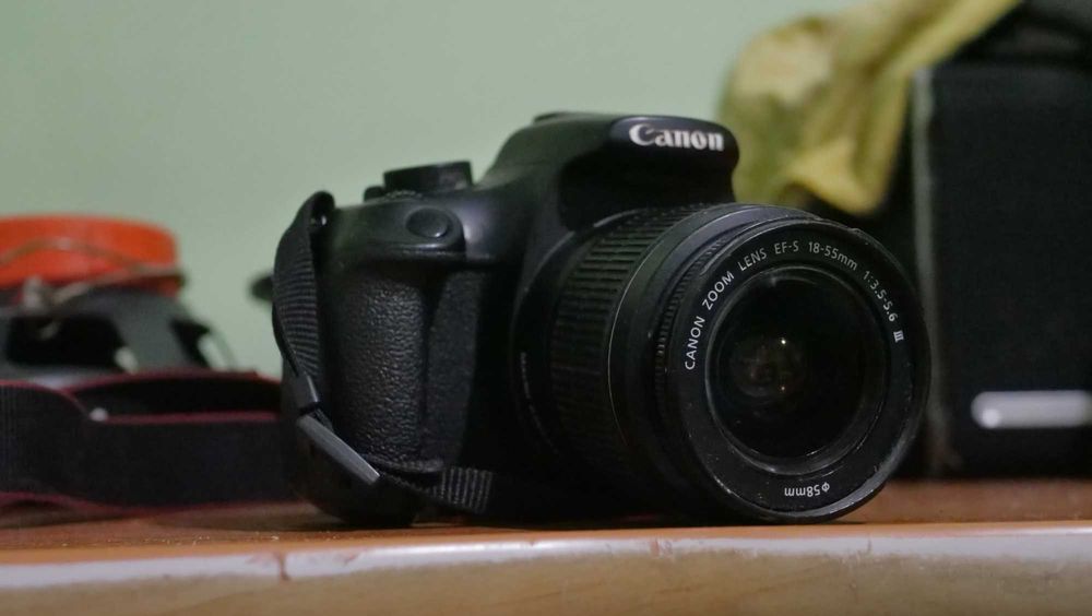 Canon 1200D z obiektywem, ładowarką, pudełko, instrukcja, płyta