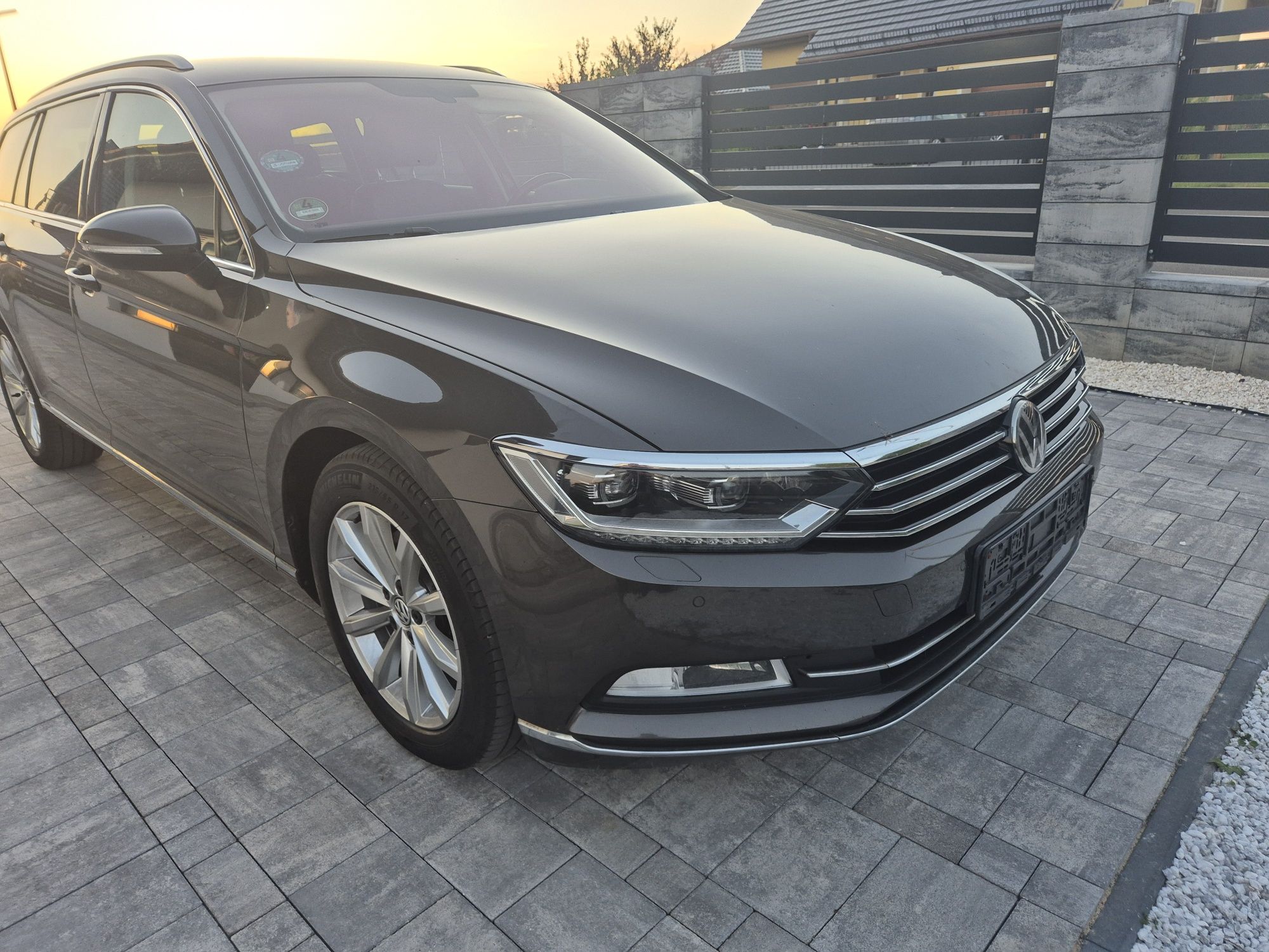 VW Passat 2.0 DSG|led|xenon|ACC|Masaze