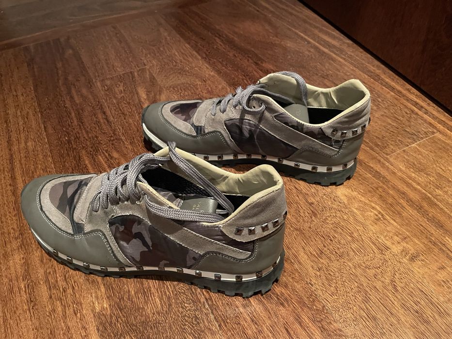 Tenis da marca Valentino