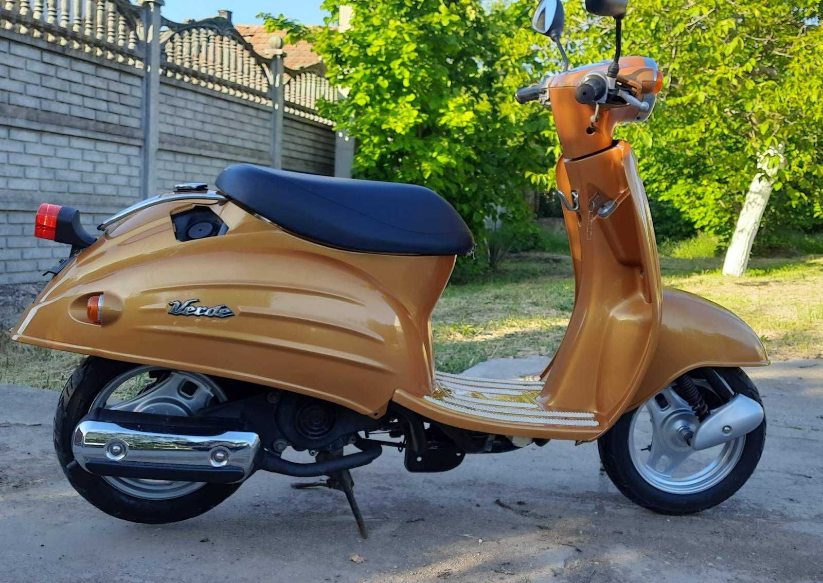 Скутер Suzuki Verde