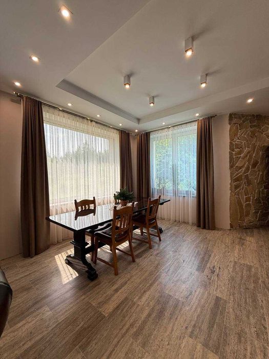 Продаж окремостосячого будинку у Малехові