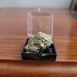 Piryt (pyrite) - minerał (minerals)