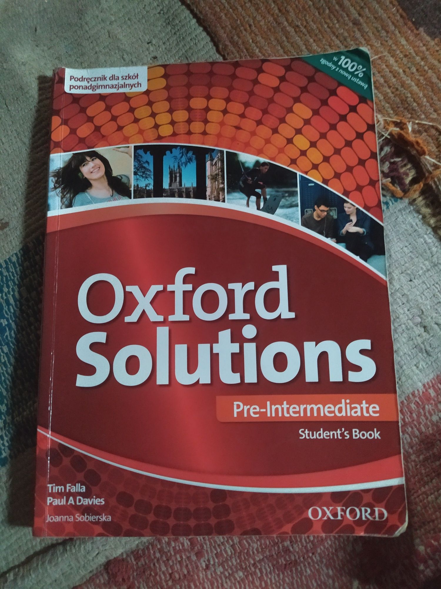 Podręcznik J.angielski "Oxford Solutions Pre-Intermediate"