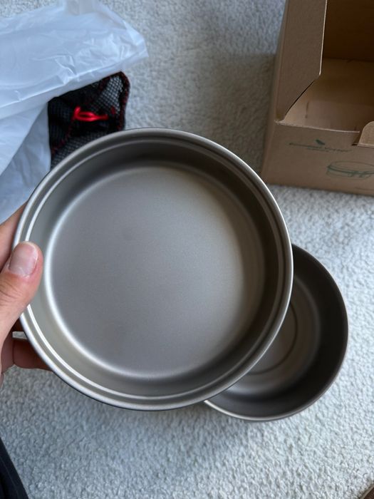 Tytanowy garnek turystyczny (1l) z patelnią (0,5l)