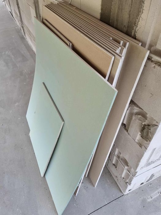 Karton gips / pozostalosci po budowie / lazienkowe