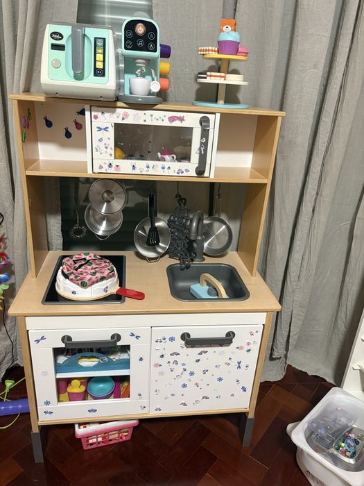 Cozinha ikea crianca.