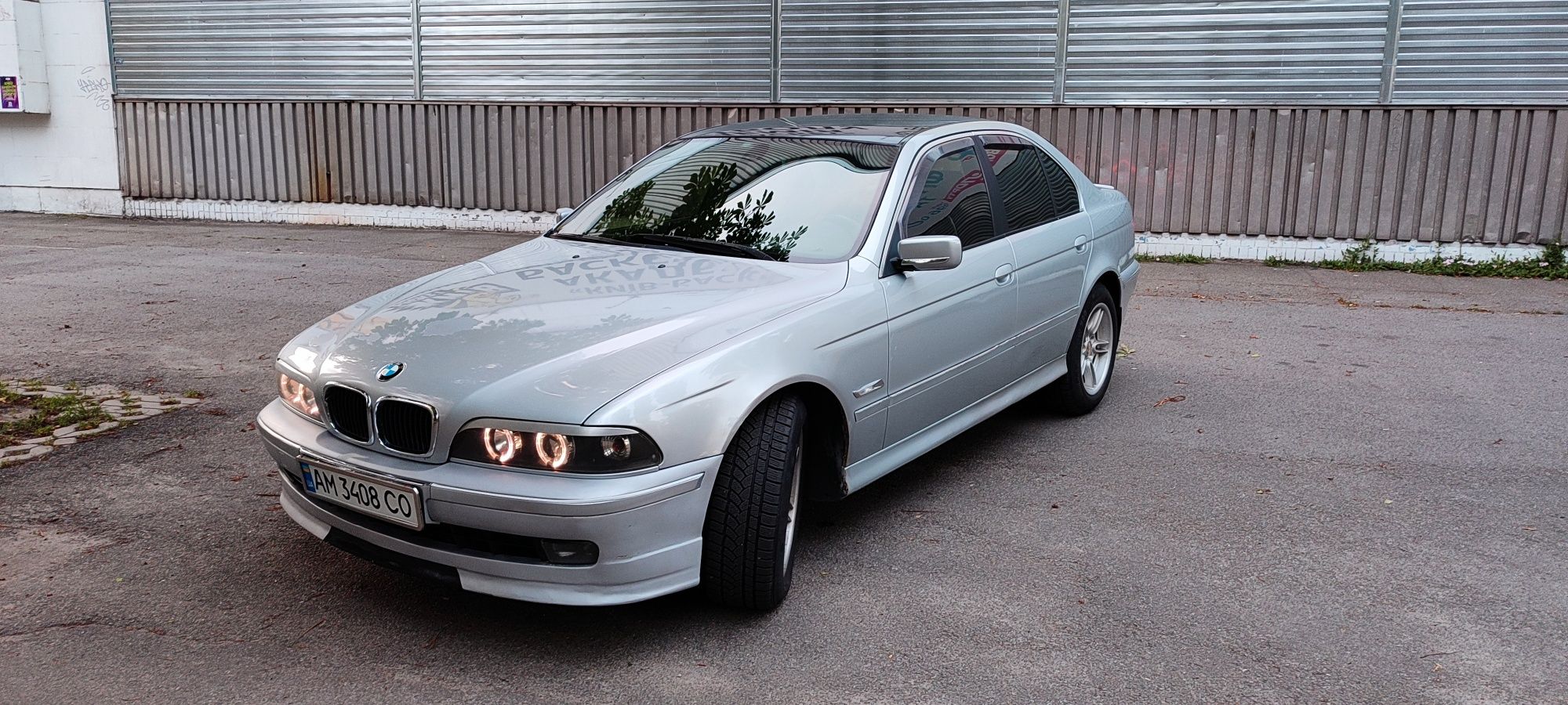 BMW e39 525 tds продам