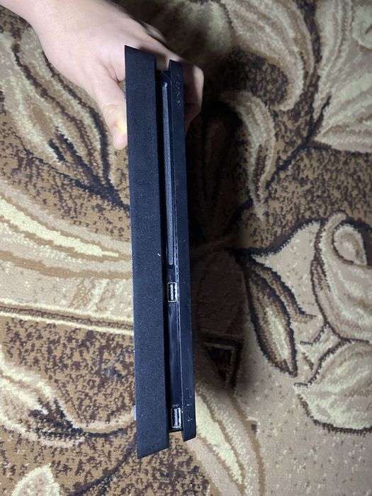 Плейстейшен 4 1т