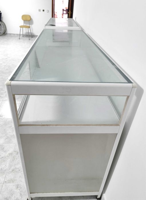Conjunto de 2 Balcões com vitrine superior, usados