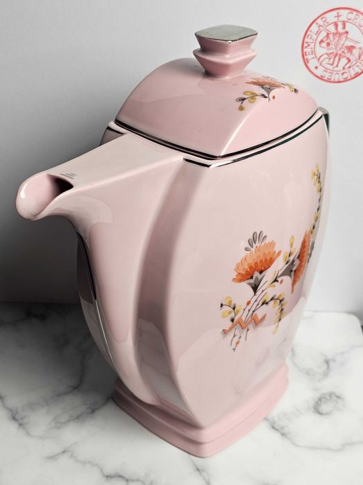 Różowy serwis do kawy Ćmielów „Płaski” ok.1930 r. proj. Bogdan Wendorf