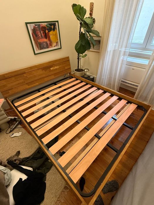 Cama com estrado