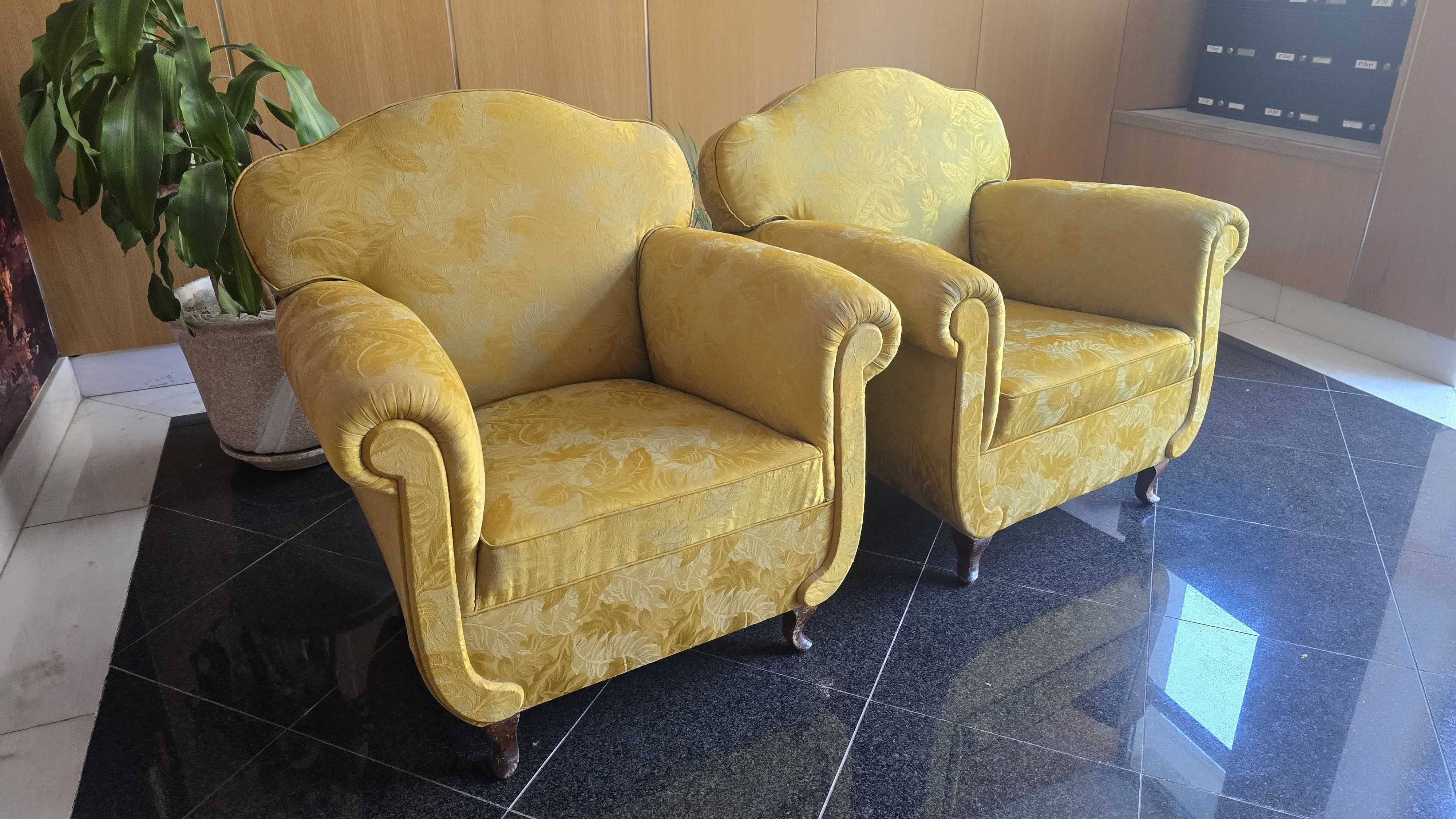 Cadeirões tecido amarelo