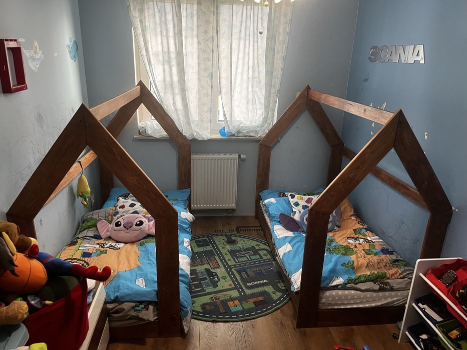 Łóżko dla dziecka 2 szt. drewniane + materace