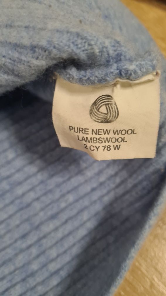 Golf 100% Lambswool Wełna.  Rozmiar M 38. Błękitny Baby Blue. Prążki