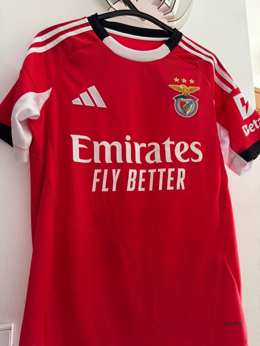 Camisola principal Benfica 25/26