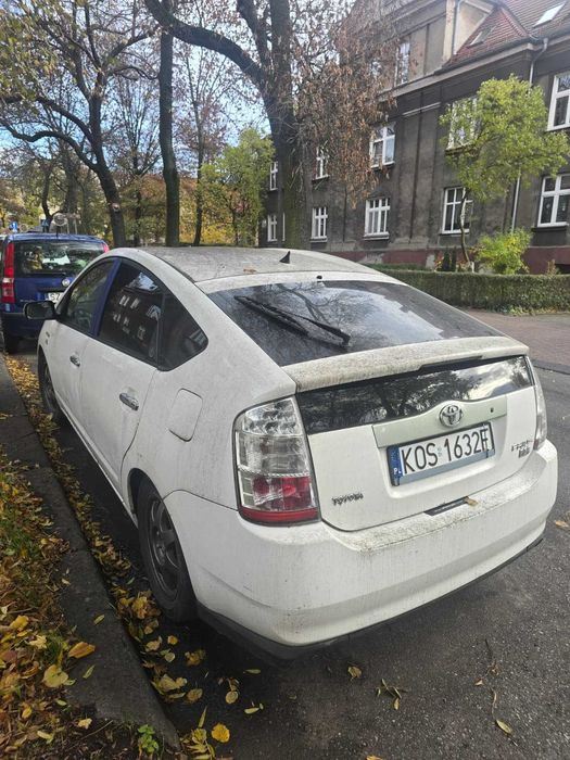 Toyota Prius 2006 LPG – uszkodzony blok silnika 2 cm – silnik sprawny