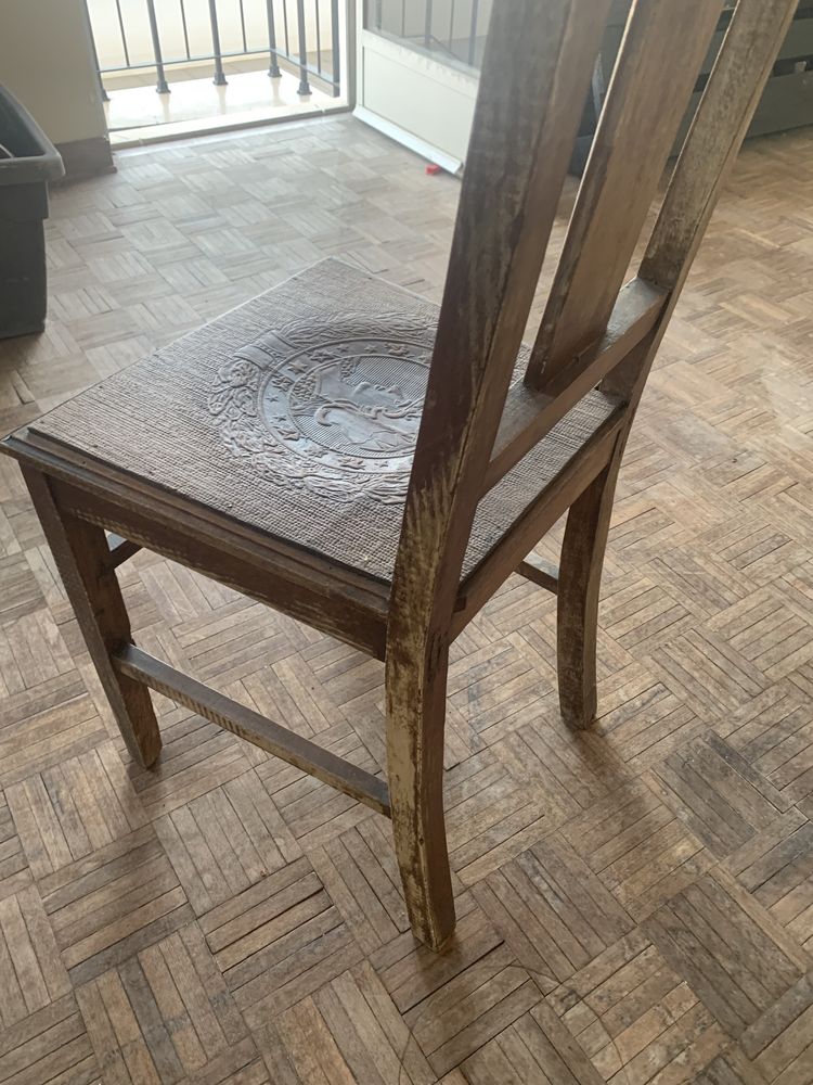 Cadeira antiga para restauro
