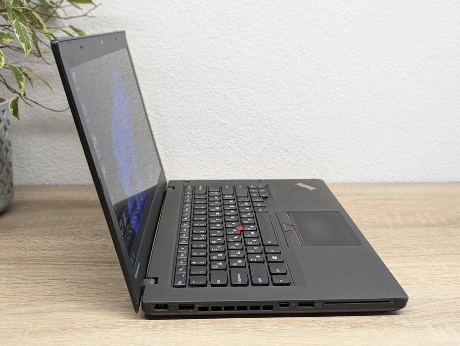 Продам класний ноутбук Lenovo ThinkPad T450. Є 2 АКБ